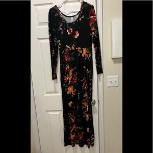Maxi dress. Size medium long sleeve perfect for fall